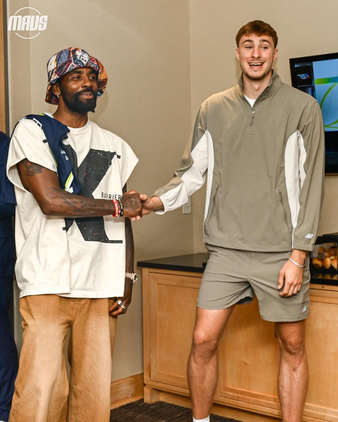 pg真人娱乐-Stein：独行侠队愿意讨论交易除弗拉格和欧文外的任何球员